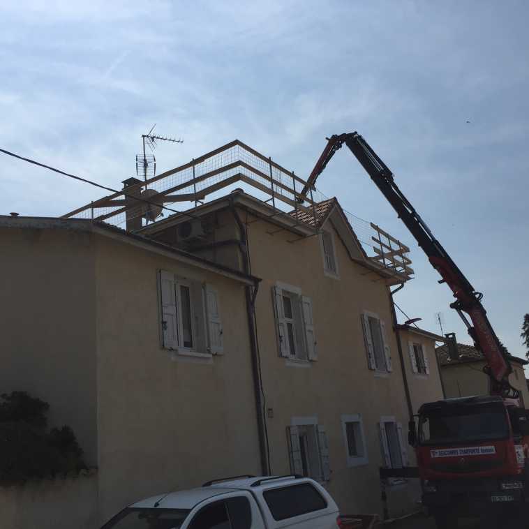 CHARPENTE RENOVATION ET PROTECTION A GENISSIEUX